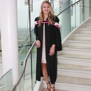 Meet your Posher, Claire